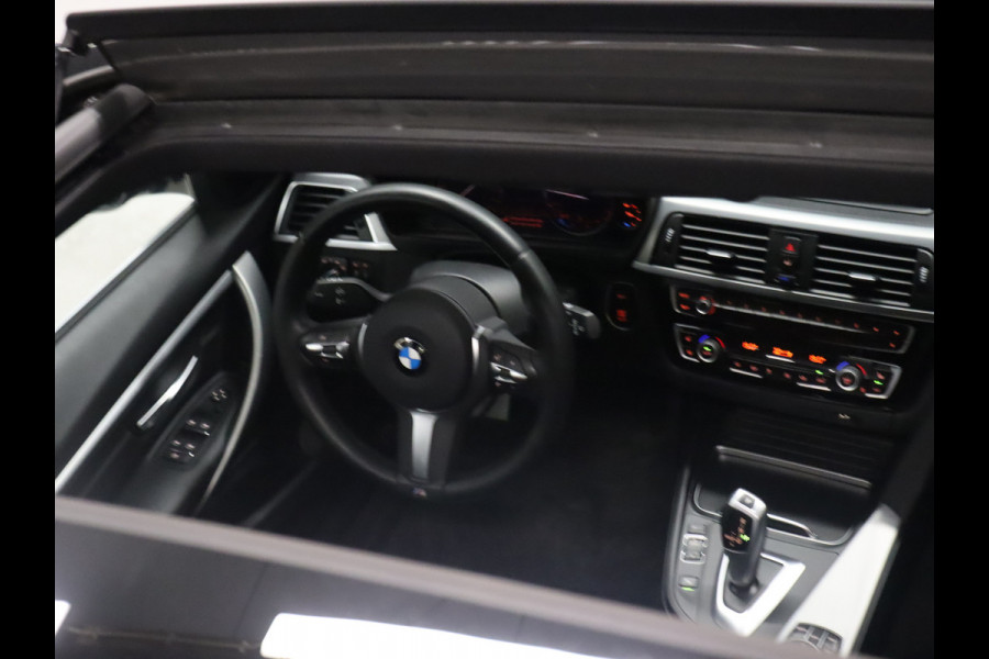 BMW 3 Serie Touring 318i M Sport [SCHUIFKANTELDAK, APPLE CARPLAY, SPORTONDERSTEL, CAMERA, DIGITAL DASHBOARD, VOL LEDER, GROOT NAVIGATIE, NIEUWSTAAT]