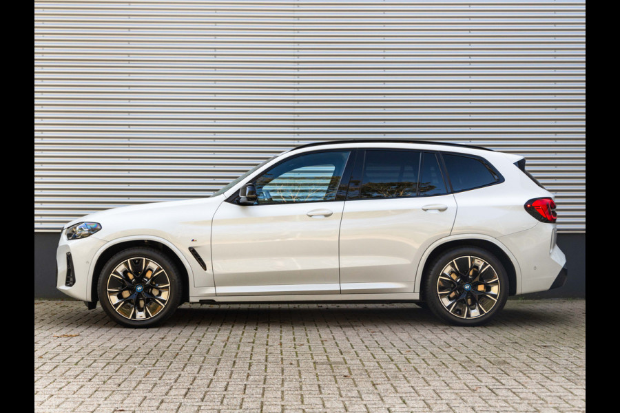 BMW iX3 High Executive - Pano - Trekhaak - Head Up - Driving Ass Prof - Harman Kardon