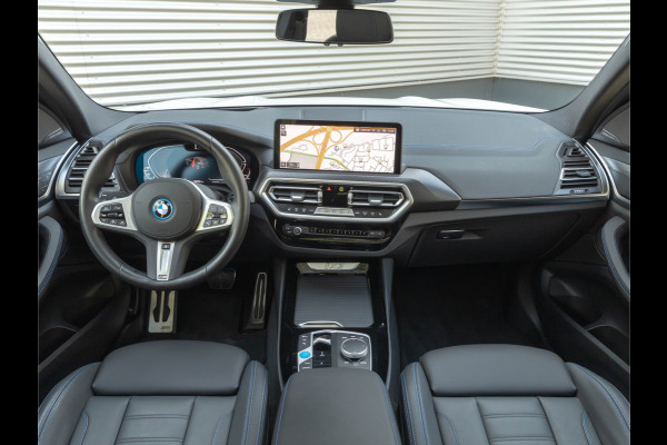 BMW iX3 High Executive - Pano - Trekhaak - Head Up - Driving Ass Prof - Harman Kardon