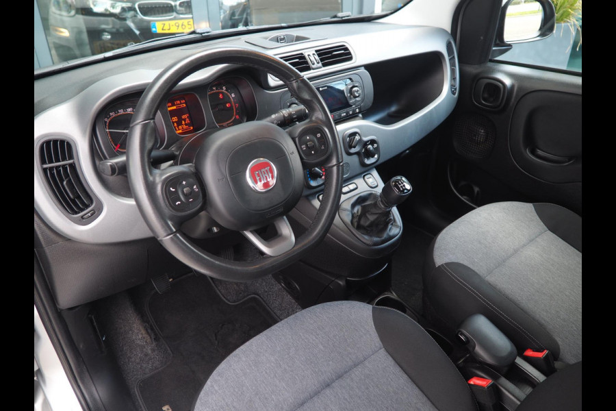 Fiat Panda 0.9 TwinAir Turbo Lounge / Bluetooth / USB / Stuurbediening / Airco