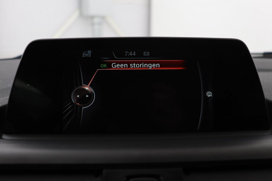 BMW 1-serie 118d M-Sport | Stoelverwarming | Full LED | Sportstoelen | Navigatie | Climate control | Alcantara | Trekhaak | Cruise control | Bluetooth