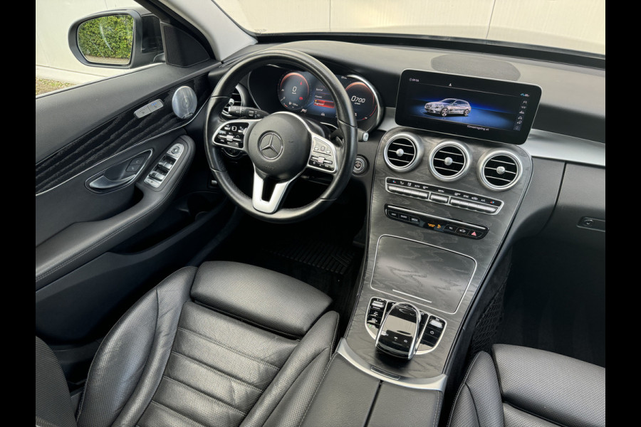 Mercedes-Benz C-Klasse Estate 300 Premium Pack Distronic - Panoramadak - Stoelventilatie/verwarming - Camera - Sfeerverlichting - Sound system - Draadloos tel opladen - 18"AMG