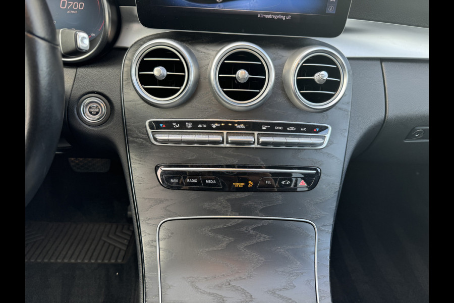 Mercedes-Benz C-Klasse Estate 300 Premium Pack Distronic - Panoramadak - Stoelventilatie/verwarming - Camera - Sfeerverlichting - Sound system - Draadloos tel opladen - 18"AMG