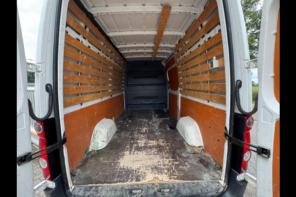 Volkswagen Crafter 35 2.0 TDI L2H2TREKHAAK / PDC / CAMERA / CRUISE / BLUETOOTH / NAVI / STOELVERW.