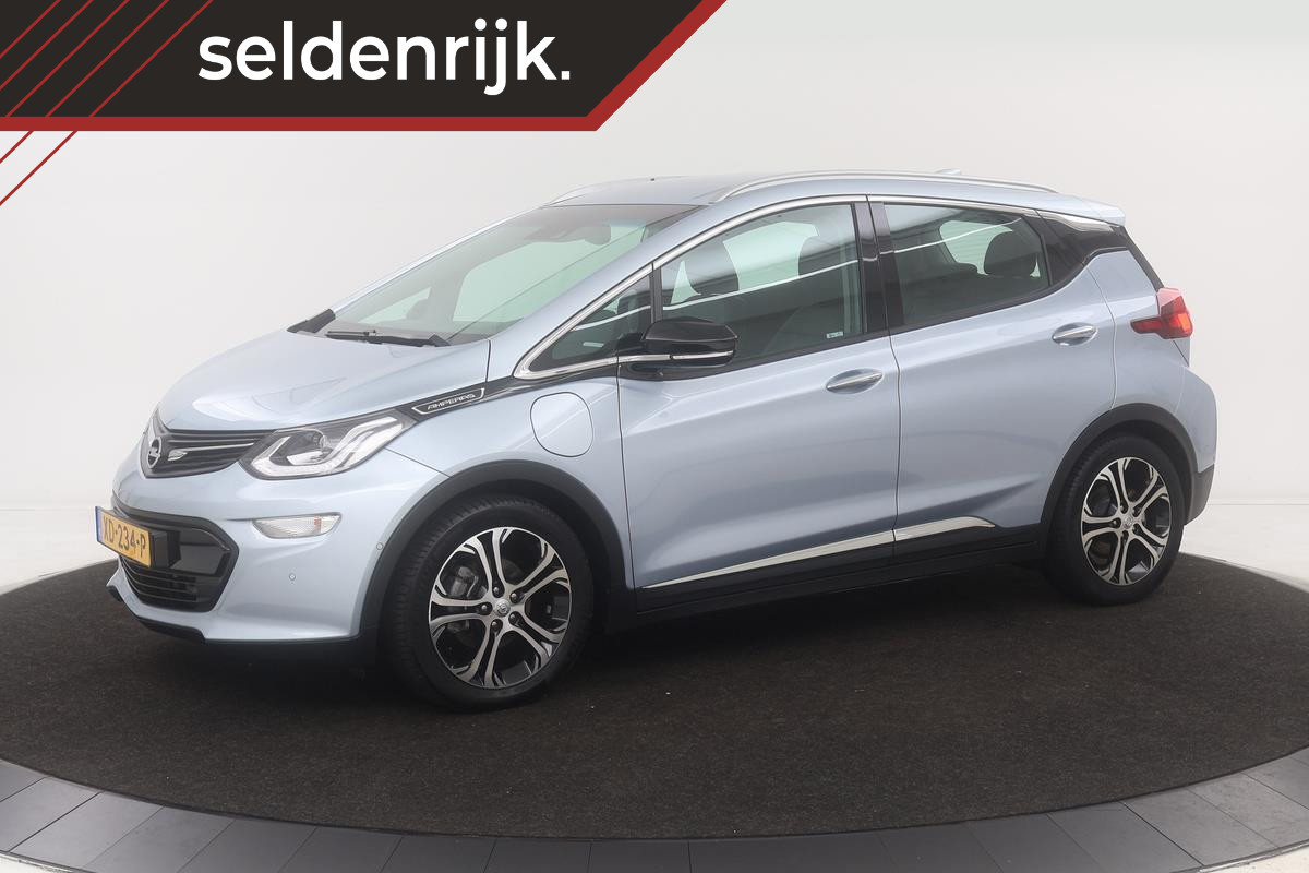 Opel Ampera-E Executive 60 kWh | Leder | Stoelverwarming | Camera | Carplay | Bose | Xenon | Keyless | Dodehoek detectie | Stuurverwarming