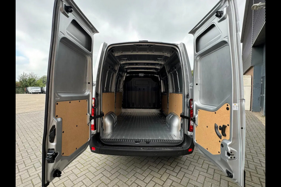 Renault Master RED L2H2 150 PK ZILVERGRIJS uit VOORRAAD