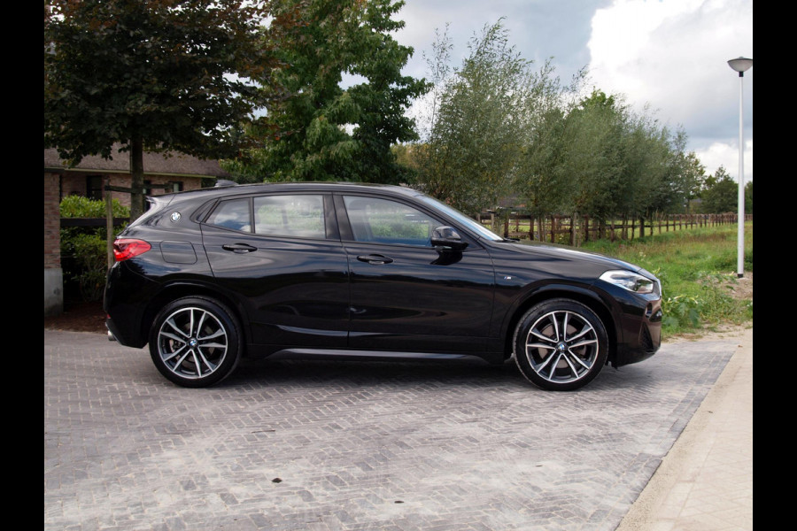 BMW X2 sDrive20i High Executive Edition | M-Pakket | Ledere Bekleding | NL-Auto | Harman Kardon |