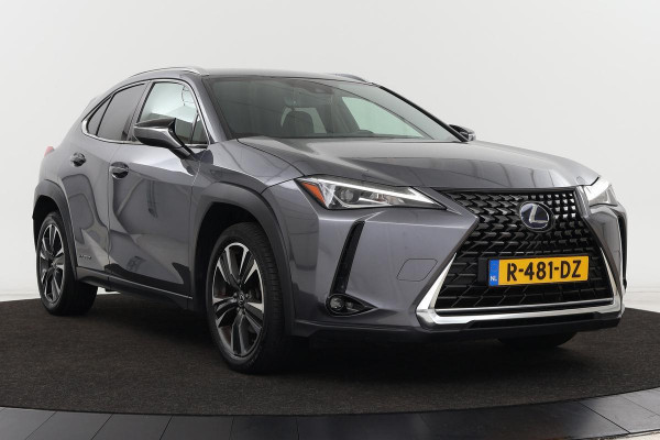 Lexus UX 250h | Leder | Stoelverwarming | Navigatie | Camera | Carplay | Full LED | Adaptive Cruise | PDC | Climate control