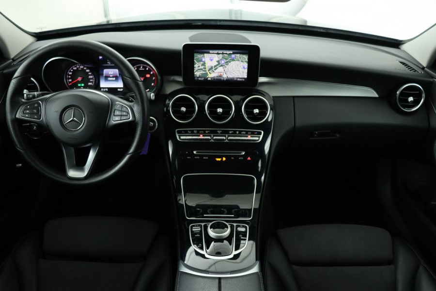 Mercedes-Benz C-Klasse 350e Avantgarde | Camera | Stoelverwarming | Half leder | Full LED | Navigatie | Park Assist | Luchtvering