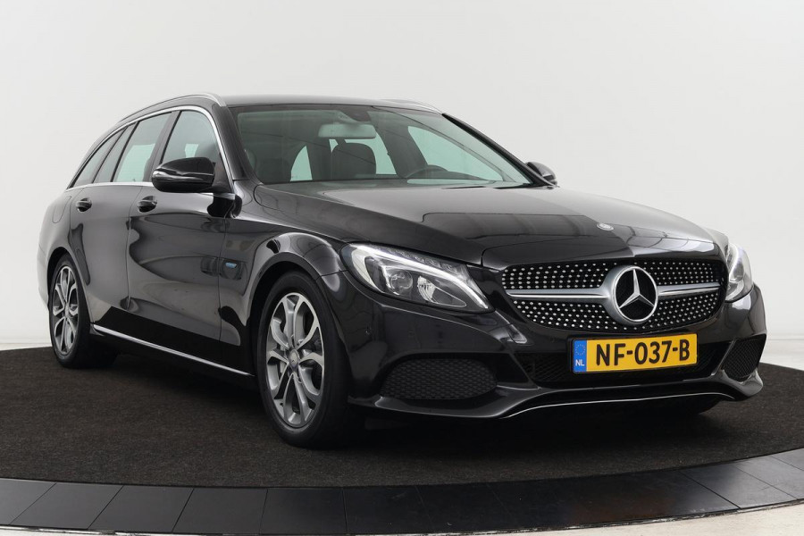 Mercedes-Benz C-Klasse 350e Avantgarde | Camera | Stoelverwarming | Half leder | Full LED | Navigatie | Park Assist | Luchtvering