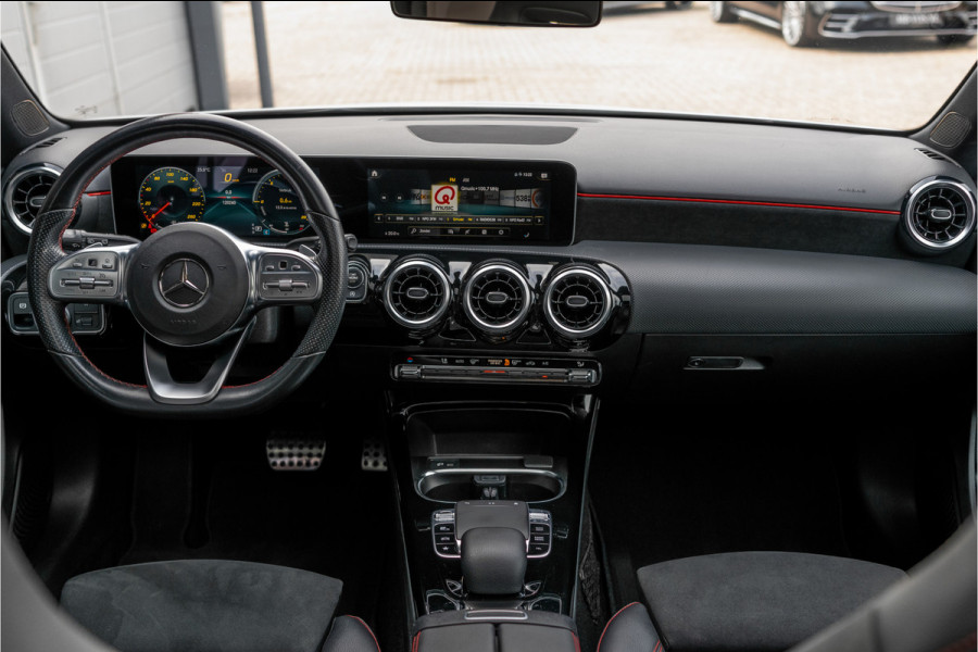 Mercedes-Benz A-Klasse 180 d AMG Night | Panorama | Widescreen | LED | MBUX Aut7