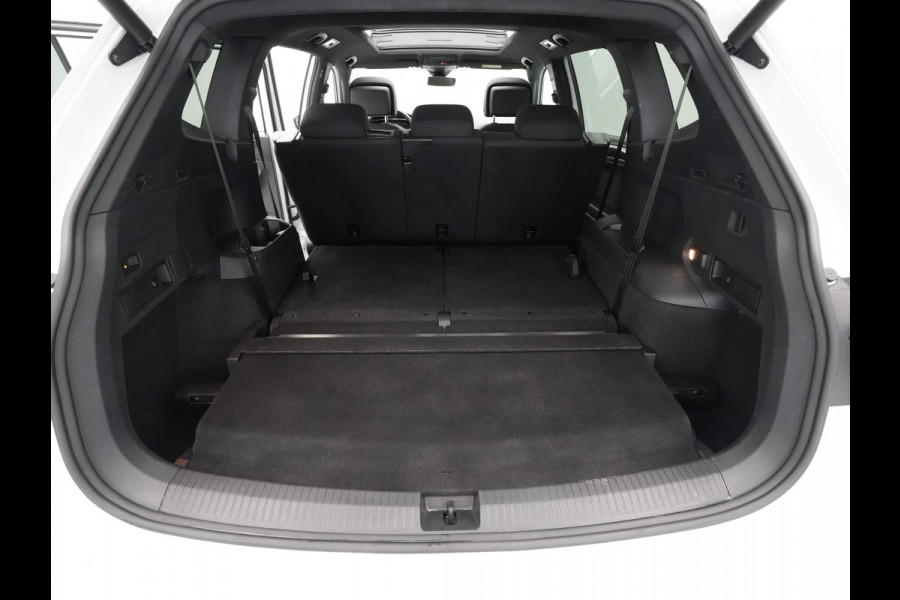 Volkswagen Tiguan Allspace 1.5 TSI Highline R-Line 7p. Panorama Trekhaak Camera Stoelverwarming 259