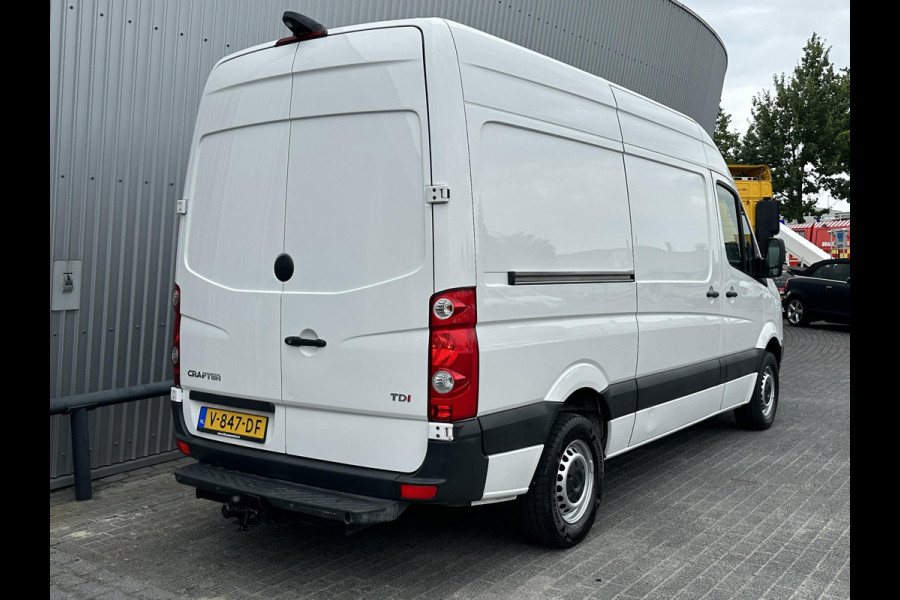 Volkswagen Crafter 35 2.0 TDI L2H2*A/C*3500KG HAAK*CRUISE*