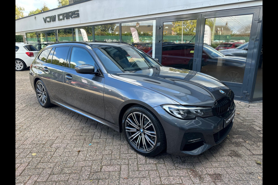 BMW 3 Serie Touring 318i High Executive | M Sport | Sfeerverlichting