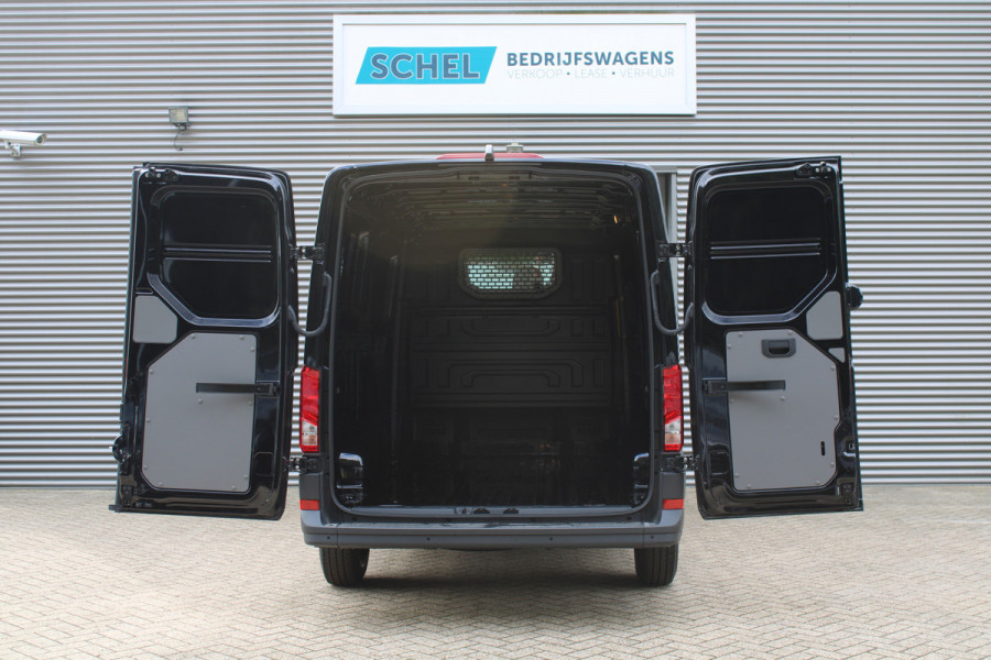 Volkswagen Crafter 35 2.0 TDI L3H2 177pk - LED koplampen - Navigatie - Geveerde stoel - Cruise - Camera - DAB - Parkeersensoren - Rijklaar