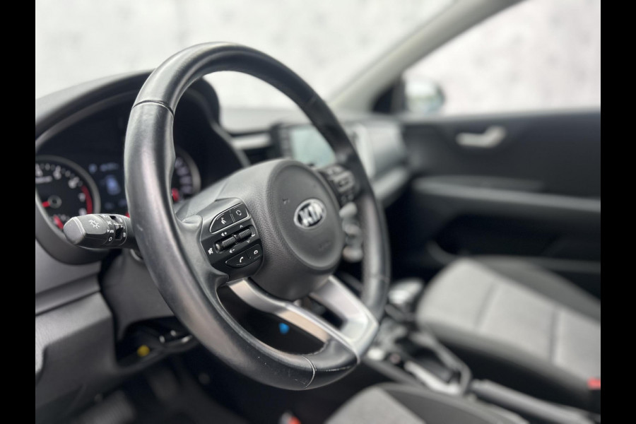 Kia Stonic 1.0 T-GDi DynamicLine Automaat | slechts 20.042 km! | Camera | Navi | Apple CarPlay/Android Auto | 17" Velgen | Airco | PDC | Cruise | LED |