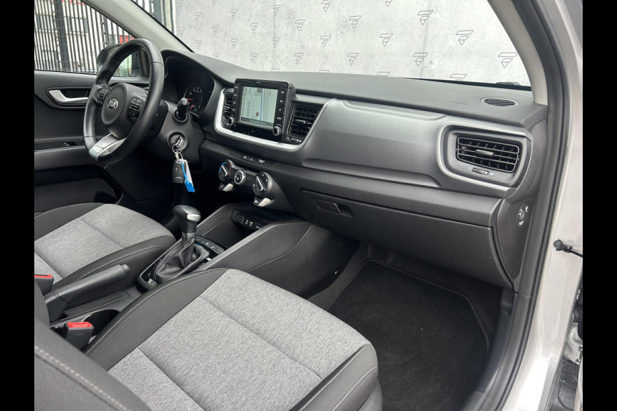 Kia Stonic 1.0 T-GDi DynamicLine Automaat | slechts 20.042 km! | Camera | Navi | Apple CarPlay/Android Auto | 17" Velgen | Airco | PDC | Cruise | LED |