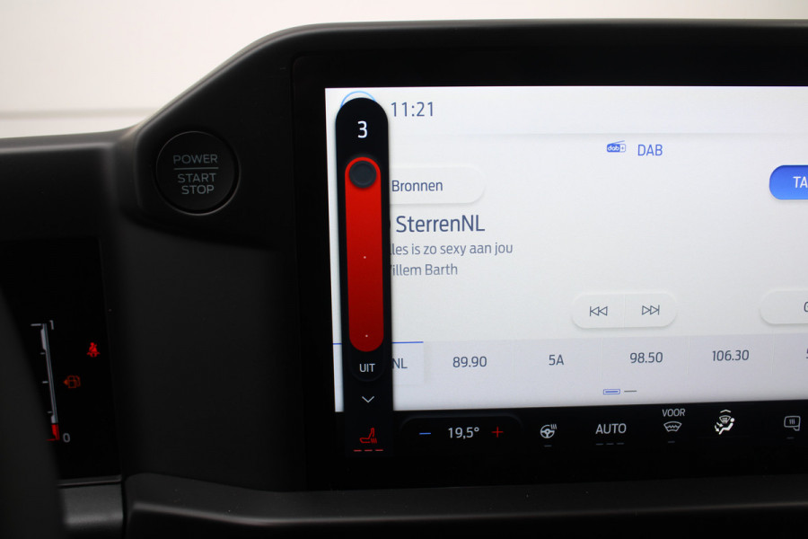 Ford Transit Custom 320 2.0 TDCI L2H1 Trend DC 136pk - Carplay - Android - Camera - Trekhaak - LED koplampen - Stoelverwarming - Rijklaar