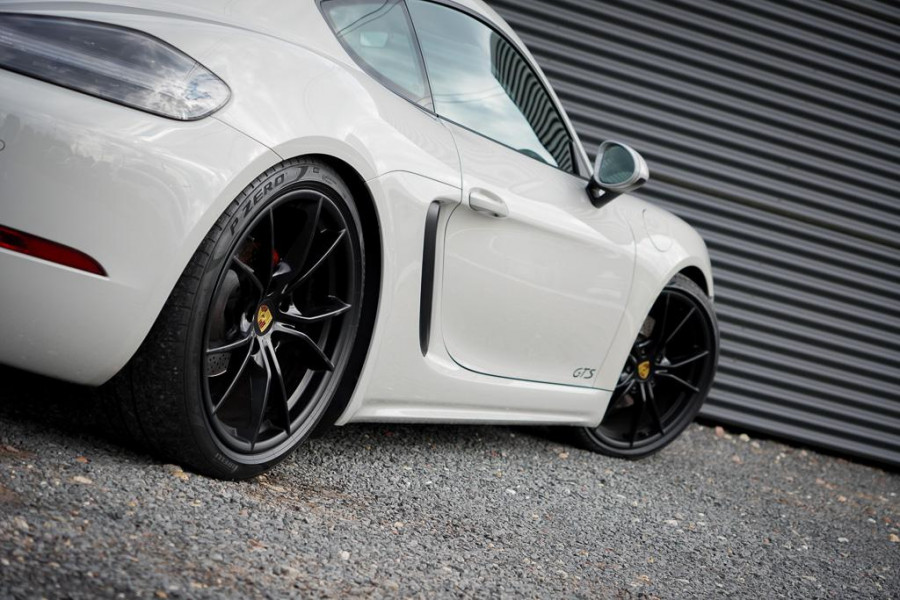 Porsche 718 Cayman 2.0 / Krijt / Sportuitlaat / 20" / Camera