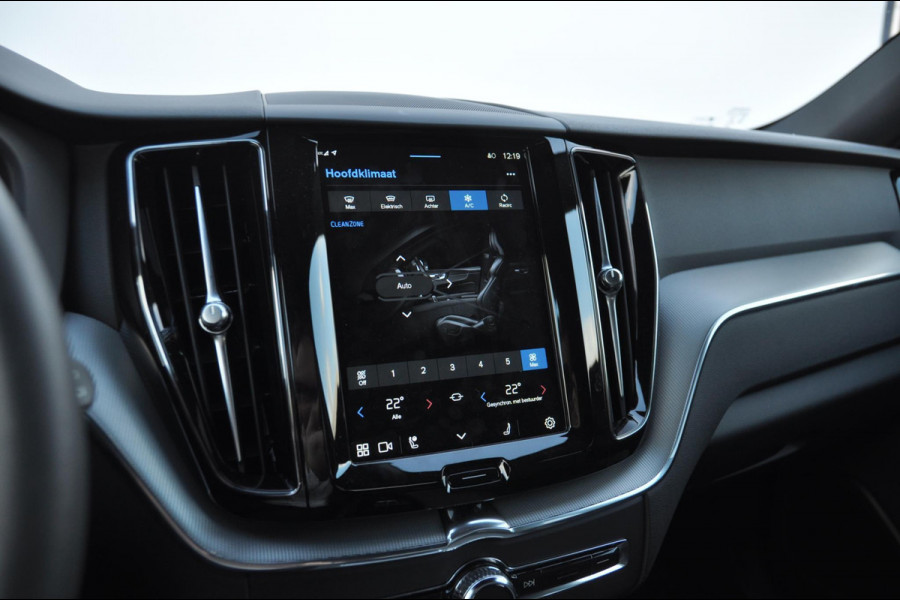 Volvo XC60 B4 197PK Automaat R-Design /Google infotaimentsysteem / Stoel en stuurverwarming/ Elektrische achterklep/ Keyless entry/Adaptieve koplampen/ Parkeersensoren met 360 Camera/ Adaptieve cruise control/ Elektrische stoel met geheugen/ Apple CarPlay