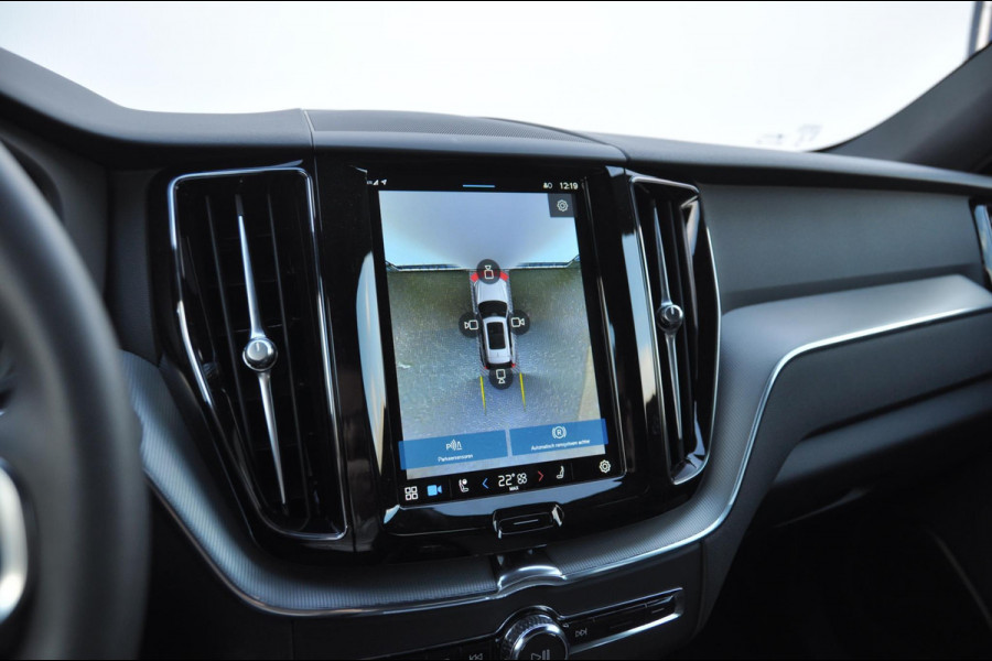 Volvo XC60 B4 197PK Automaat R-Design /Google infotaimentsysteem / Stoel en stuurverwarming/ Elektrische achterklep/ Keyless entry/Adaptieve koplampen/ Parkeersensoren met 360 Camera/ Adaptieve cruise control/ Elektrische stoel met geheugen/ Apple CarPlay