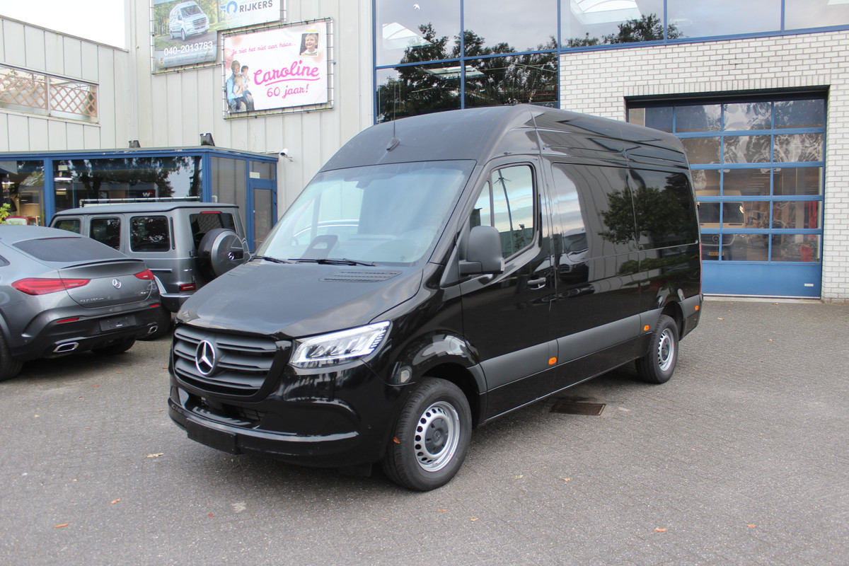 Mercedes-Benz Sprinter 317 CDI L2H2 Pro 3500kg trekhaak, LED verlichting, Geveerde stoel, Etc.