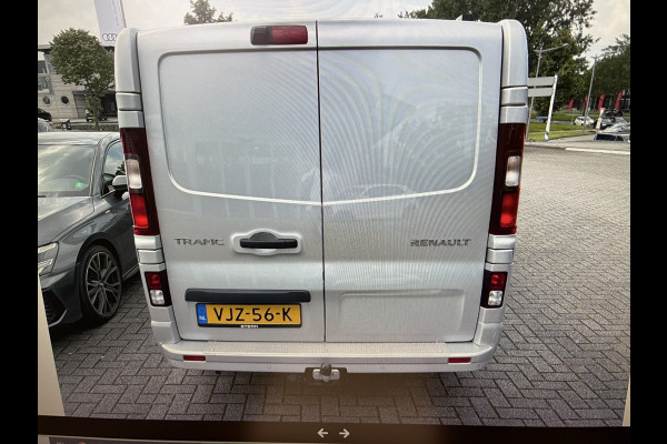 Renault Trafic 2.0 dCi 145pk automaat T29 L2H1 DC 6 persoons Business / vaste prijs rijklaar € 25.950 ex btw / lease vanaf € 463 / komt binnen / zilver metallic / euro 6 diesel