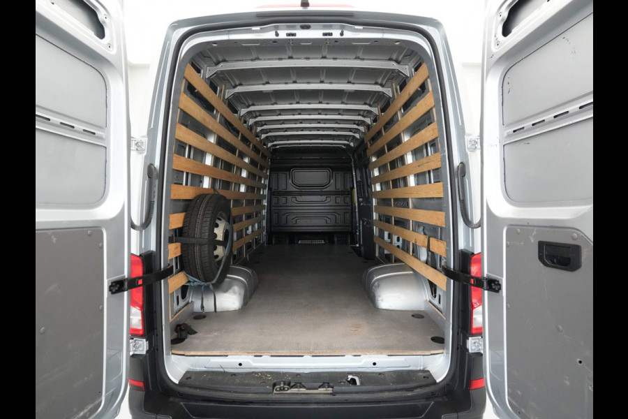 Volkswagen Crafter 35 2.0 TDI 177pk L4H3 Comfortline Navigatie Camera Side & Lane Assist Robert gereserveerd morgen