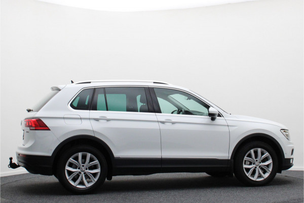 Volkswagen Tiguan 2.0 TSI DSG 4Motion Highline LED, Stoel-/Stuurverw., Camera, ACC, Front Assist, Standkachel, Trekhaak