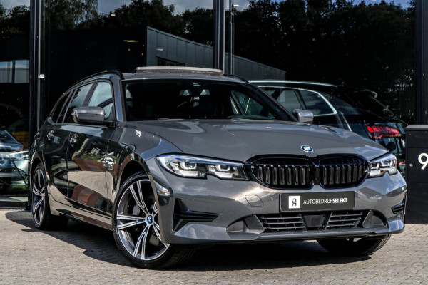 BMW 3 Serie Touring 330e - PANO - TREKHAAK - SPECIALE KLEUR