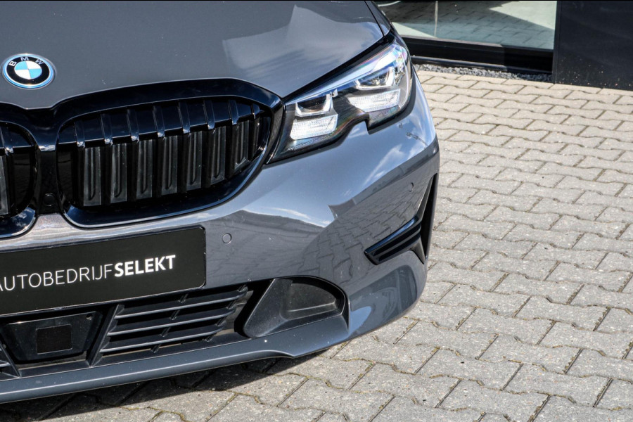 BMW 3 Serie Touring 330e - PANO - TREKHAAK - SPECIALE KLEUR