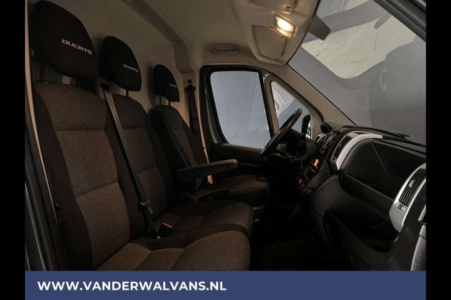 Fiat Ducato 2.3 MultiJet 120pk L2H1 inrichting Euro6 Airco | Navigatie | Camera | 2500kg Trekhaak Cruisecontrol, Bijrijdersbank