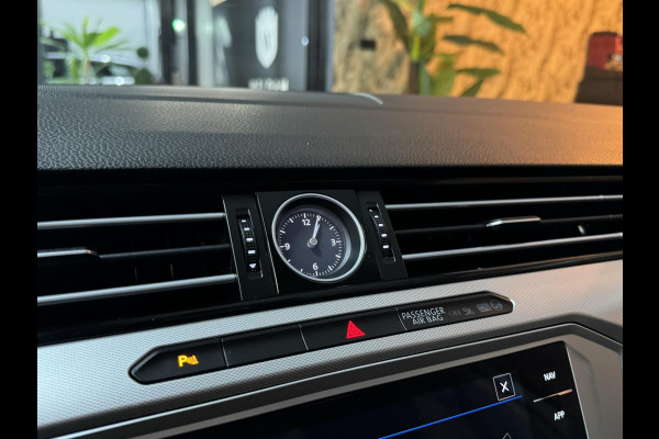 Volkswagen Passat Variant 1.8 TSI Highline Garantie ACC Clima Massage Navi Carplay PDC Rijklaar