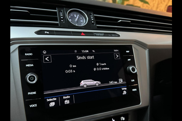 Volkswagen Passat Variant 1.8 TSI Highline Garantie ACC Clima Massage Navi Carplay PDC Rijklaar