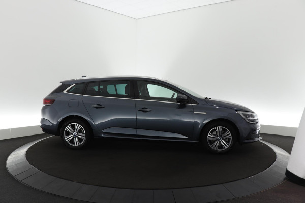 Renault MEGANE Estate E-Tech Plug-In Hybrid 160 Intens | Navigatie | Parkeersensoren | Climate Control | Apple Carplay