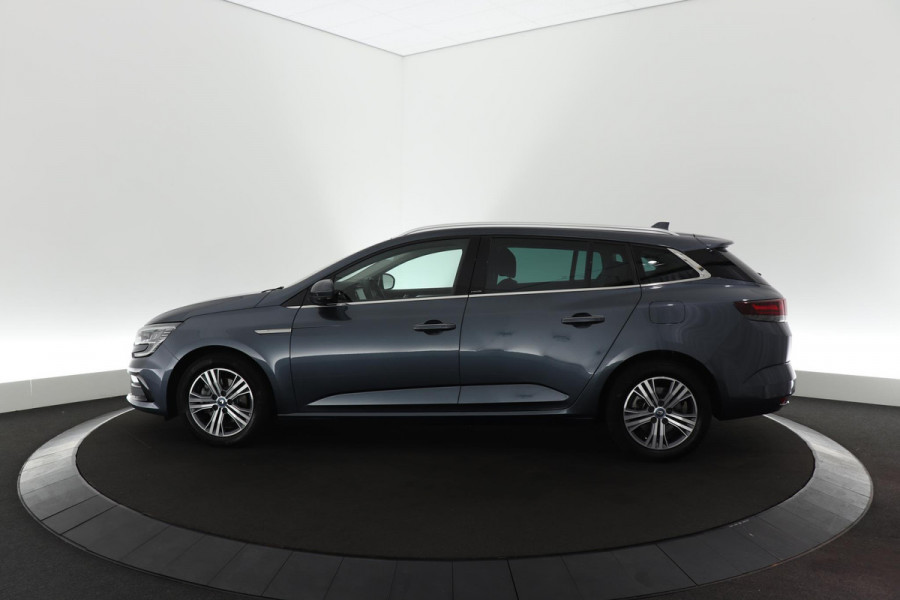 Renault MEGANE Estate E-Tech Plug-In Hybrid 160 Intens | Navigatie | Parkeersensoren | Climate Control | Apple Carplay