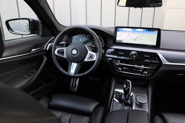 BMW 5 Serie 530e High Executive | M-sport | Schuifdak | Sfeerverlichting | Nappa-leder | Trekhaak | Virtual | NL-auto 2021.