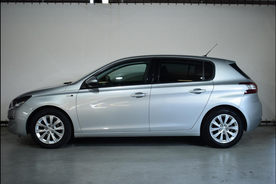 Peugeot 308 1.2 PureTech Style TREKHAAK | NAVIGATIE | PARKEERSENSOREN | E.C.C. | 86.746km