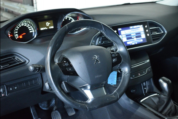 Peugeot 308 1.2 PureTech Style TREKHAAK | NAVIGATIE | PARKEERSENSOREN | E.C.C. | 86.746km