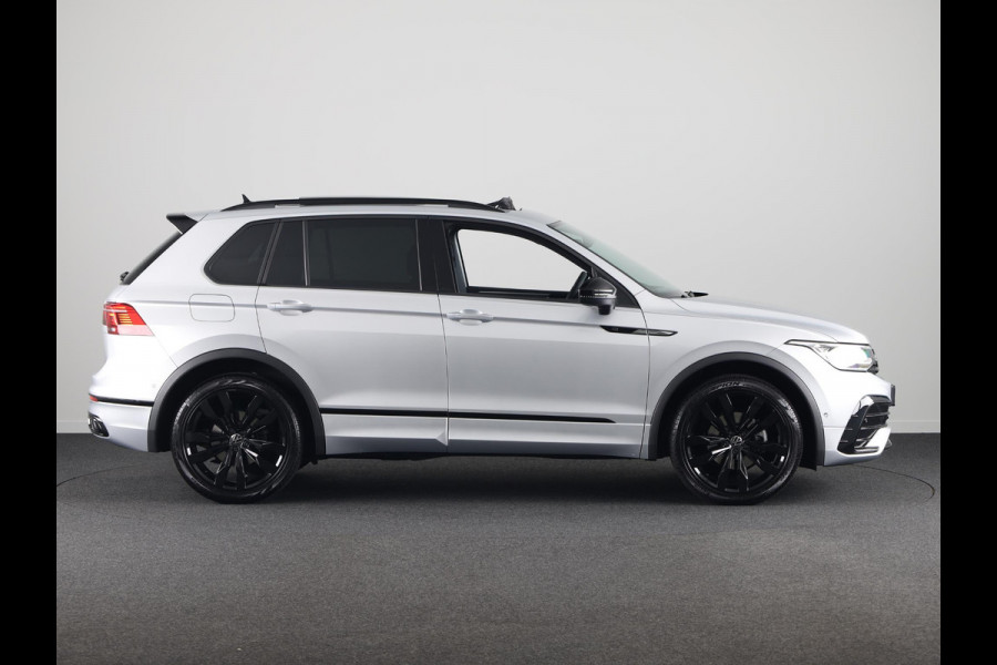 Volkswagen Tiguan 1.5 TSI R-Line Business+ 150PK | Automaat (DSG) | Black style | Panoramadak | 20 Inch | Camera | Navigatie