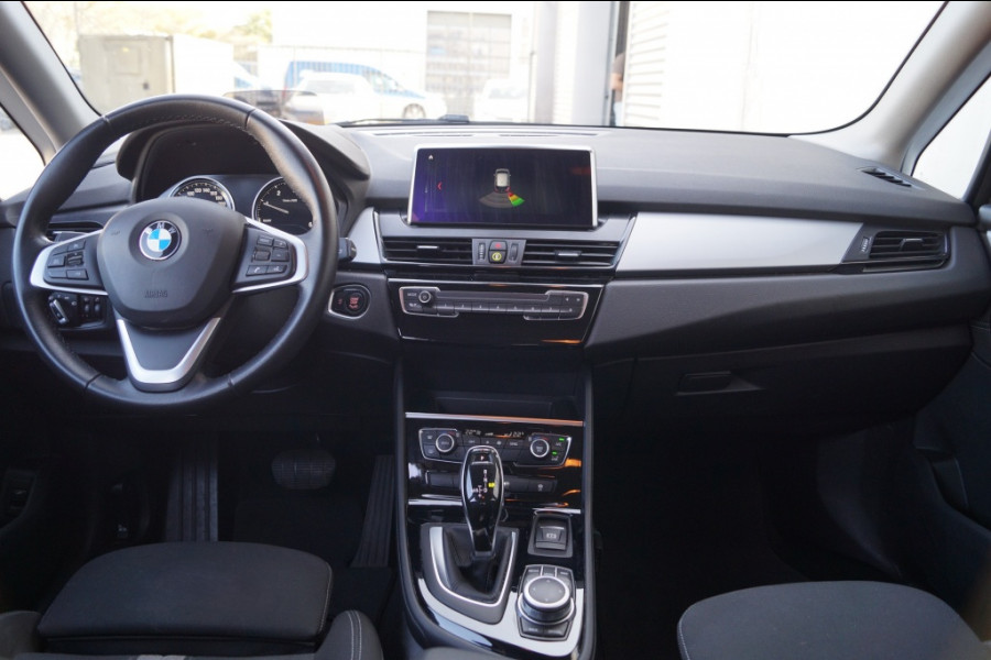 BMW 2 Serie Active Tourer 216d Automaat Executive Edition -LED-ECC-PDC-