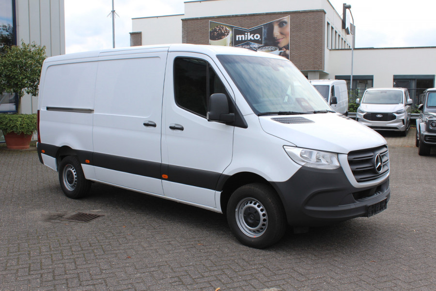 Mercedes-Benz Sprinter 317 CDI L2H1 PRO 3500 KG trekgewicht, MBUX 10.25 met camera, Smartphone integratie