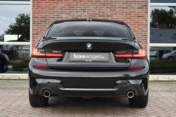 BMW 3-serie 330e M-Sport Pano ACC Harman/K Adp-onderstel