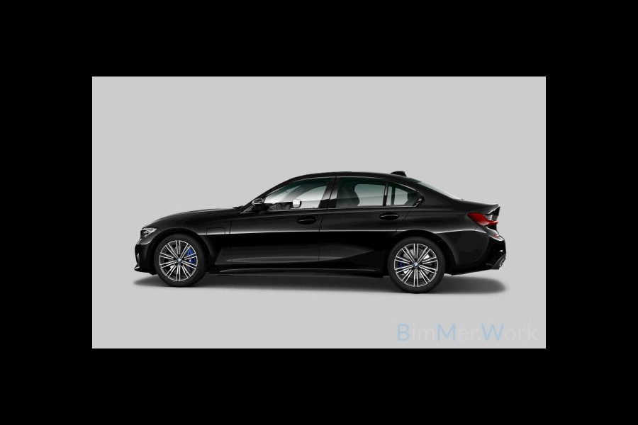 BMW 3-serie 330e M-Sport Pano ACC Harman/K Adp-onderstel