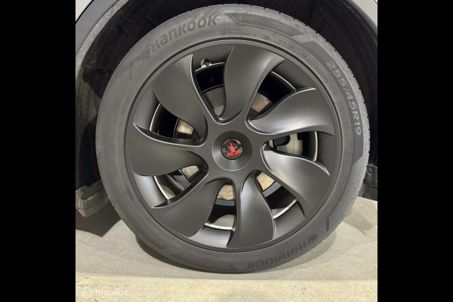 Tesla Model Y RWD QUICKSILVER MMX PACK SUBSIDIE IS TERUG