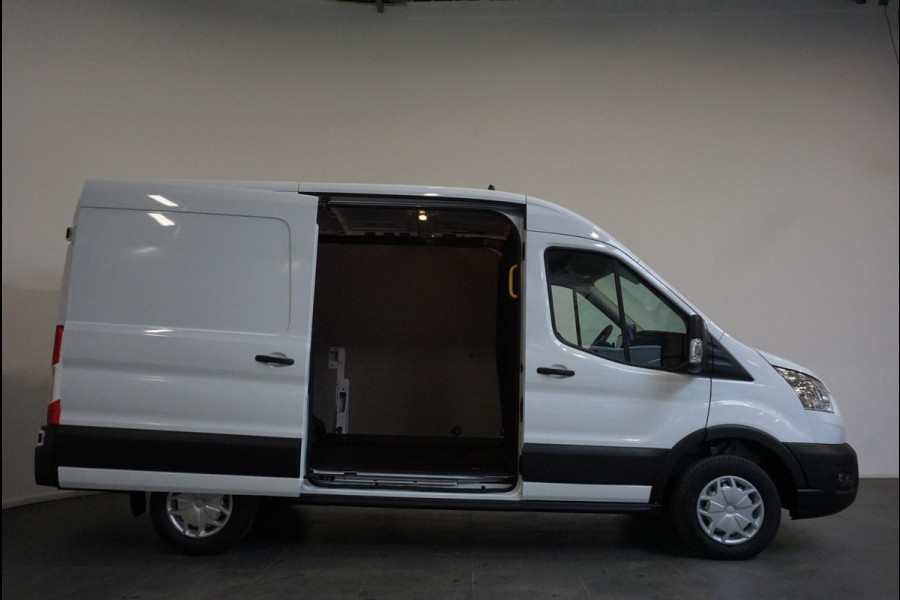 Ford Transit 130pk 2.0 L2H2 Trend Automaat Airco Navigatie DAB PDC Airco Camera Carplay