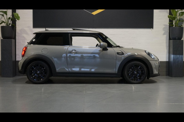 MINI One 1.5 Cooper Camden Edition AUTOMAAT-CLIMA-CRUISE-LEDER-NAVIGATIE-PANORAMA-XENON