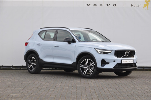 Volvo XC40 B4 211PK Automaat Plus Dark / Pilot assist / Semi-elektrisch inklapbare trekhaak / Google Services / Adaptive cruise control / Achteruitrij camera / Harman Kardon audio / Elektrisch bedienbare voorstoelen /