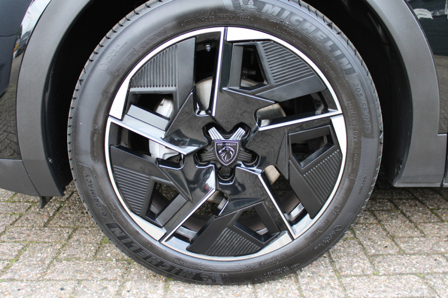 Peugeot 408 1.2 PureTech GT 130 EAT8 | Navigatie | Matrix | Adaptieve cruise | Massage