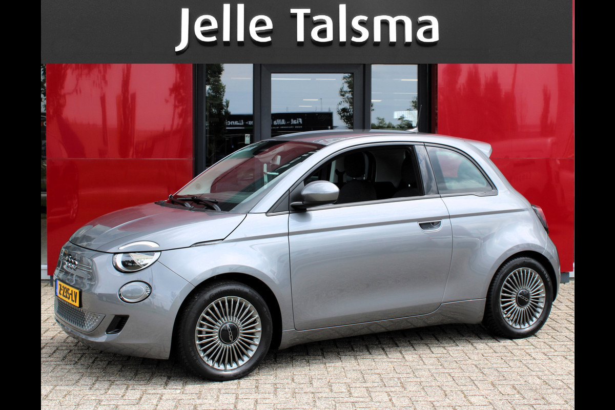 Fiat 500 3+1 Icon 42 kWh | 16" Velgen | Keyless Entry | Parkeersensoren